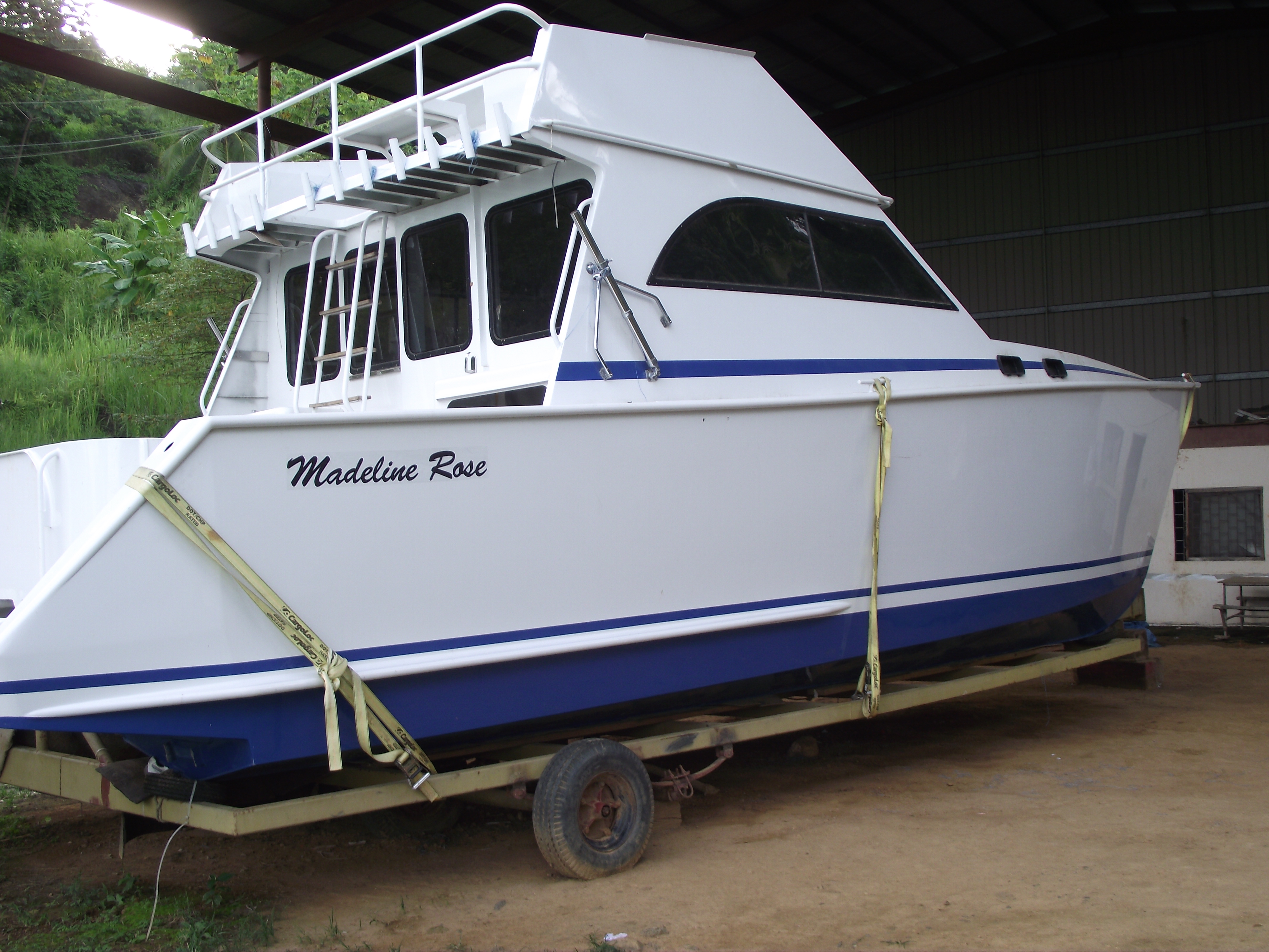 Used Power Catamaran for Sale 2000 SPORT FISHERMAN Boat Highlights